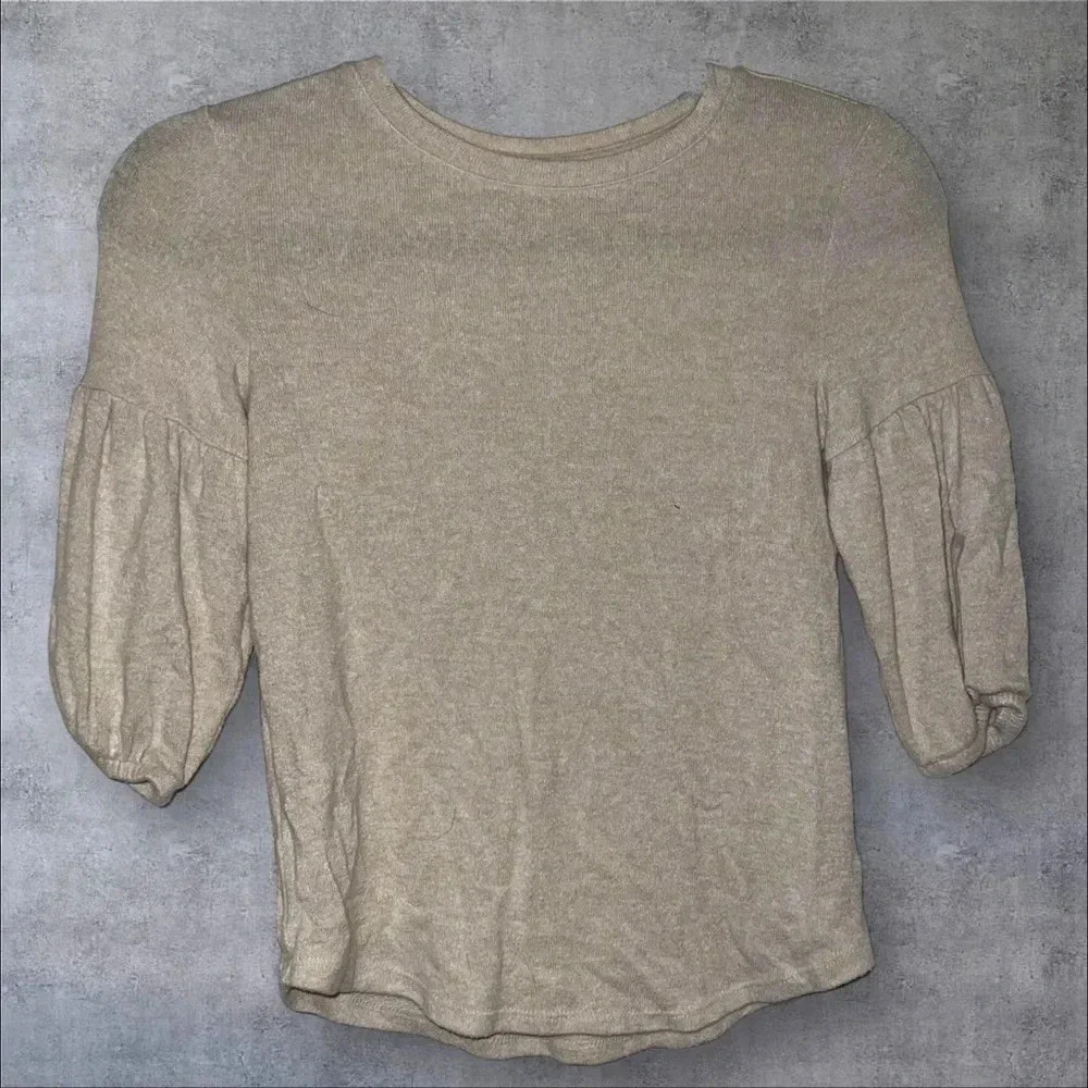 Gap size small shirt